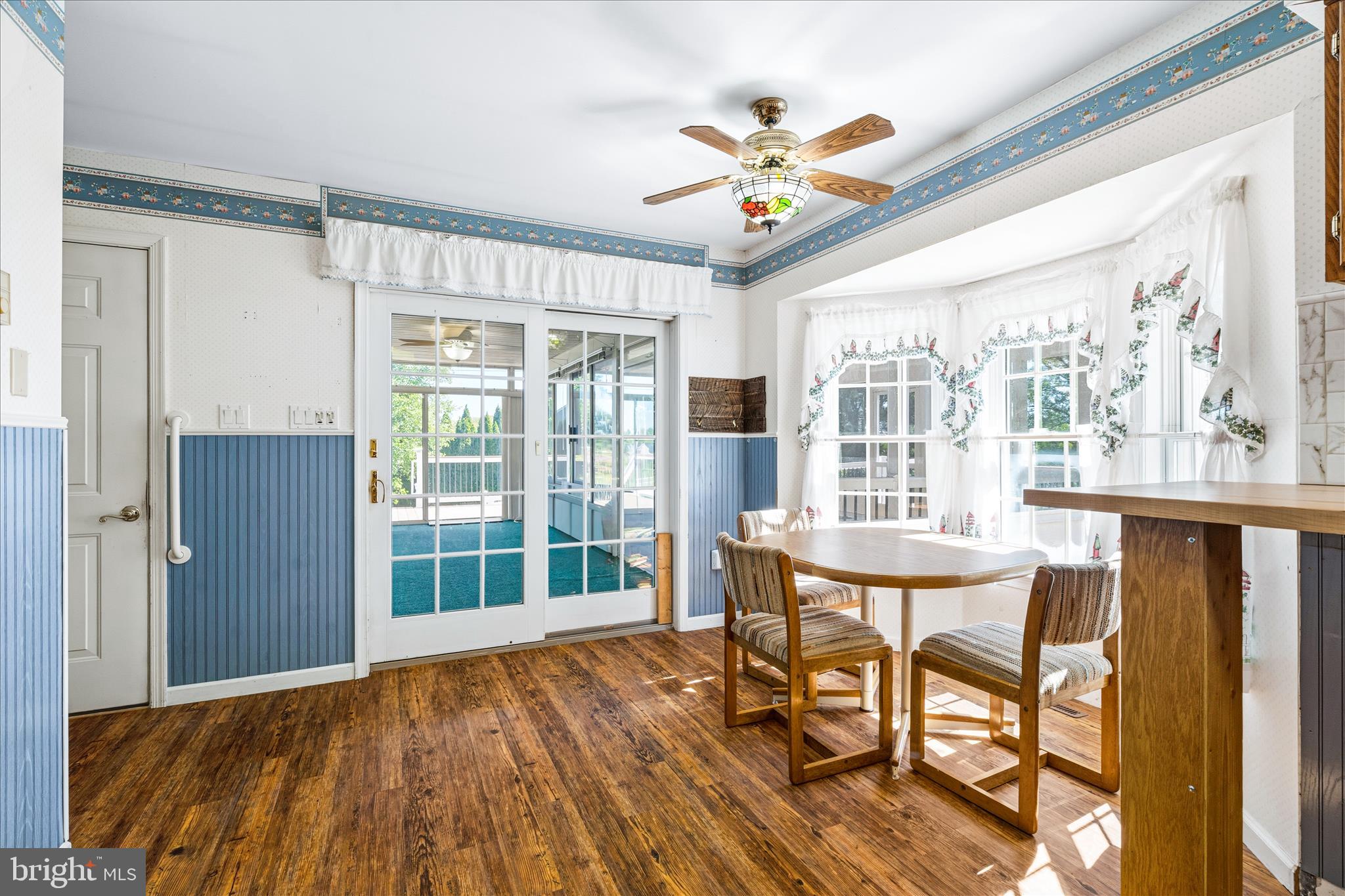 6254 Hickory Road Stewartstown, PA 17363 - Photo 5 of 54 Eat in Area of Kitchen