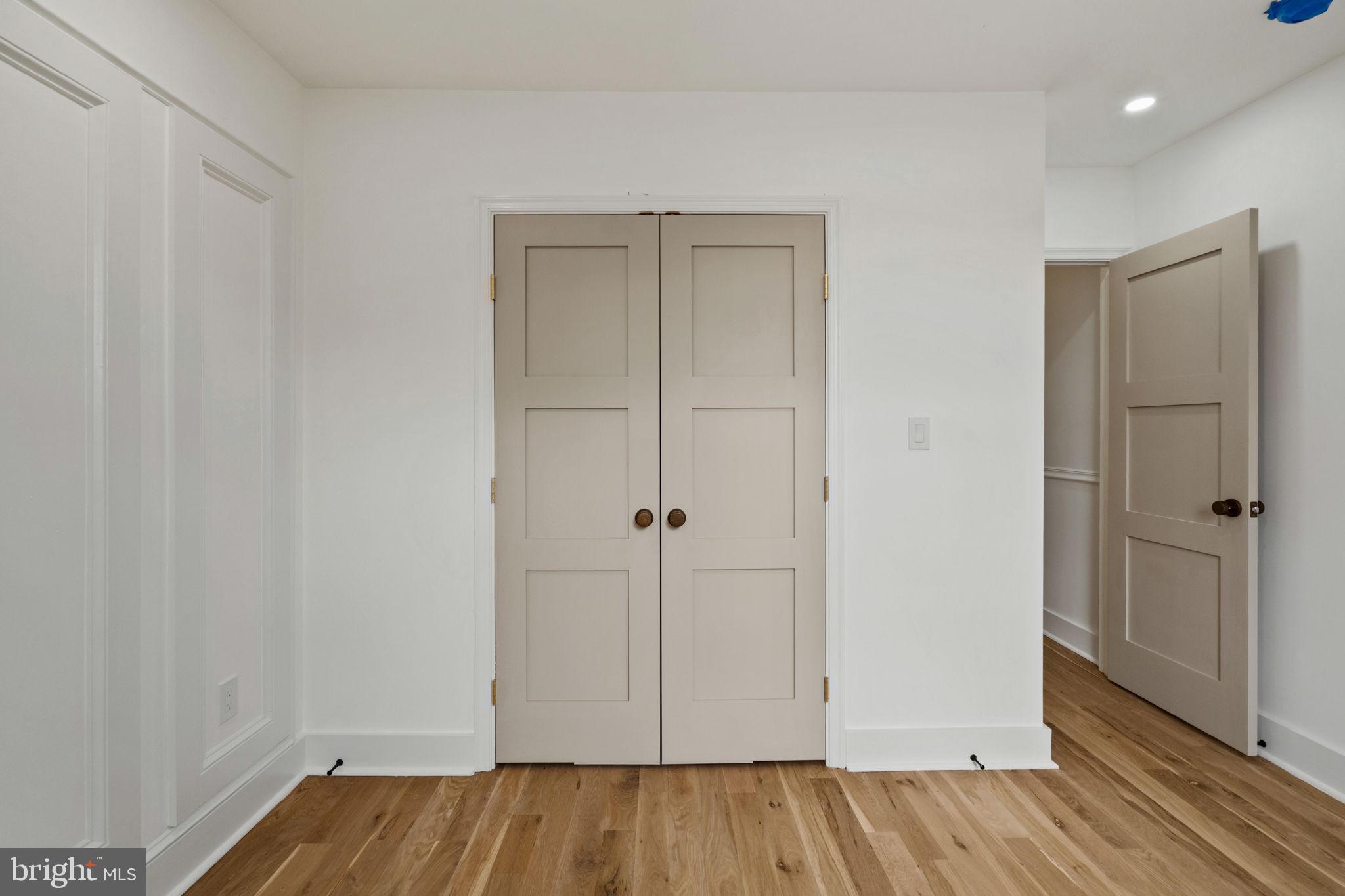 914 Fernon Street Philadelphia, PA 19148 - Photo 13 of 40 wooden floor in an empty room