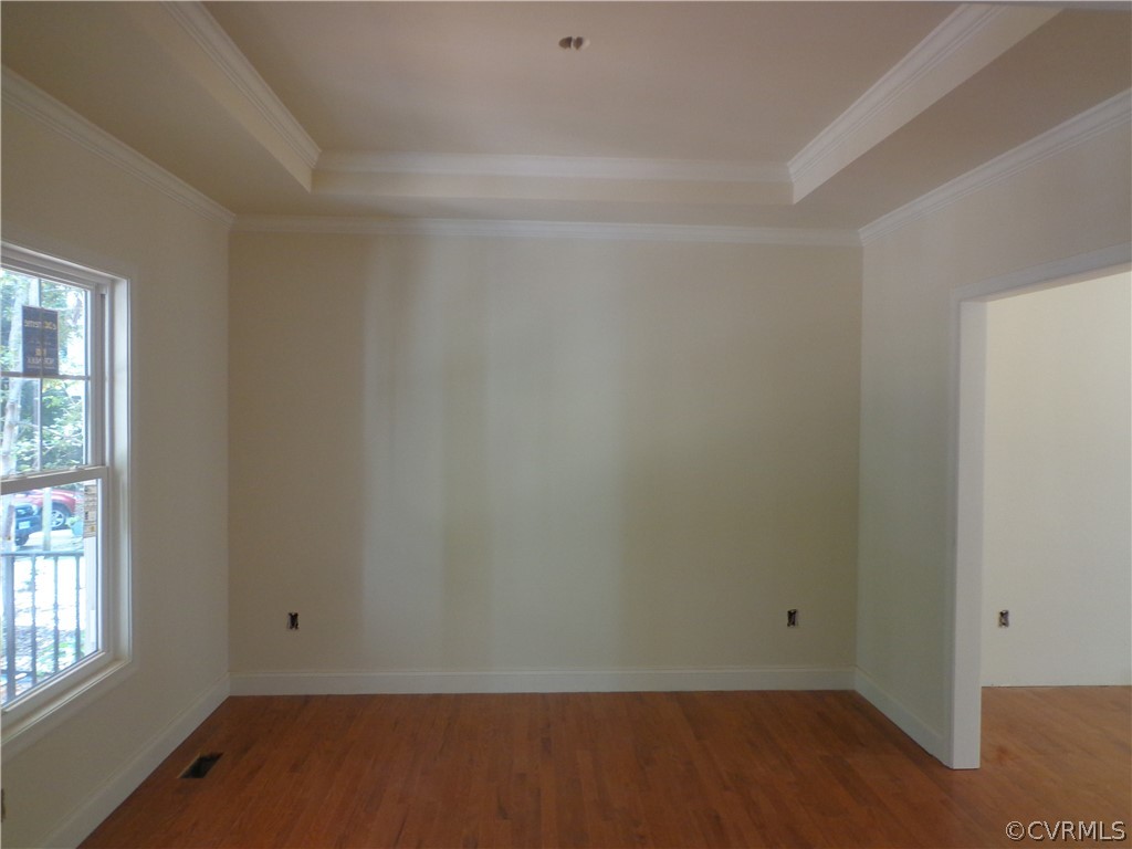 6010 Watch Harbour Road Midlothian, VA 23112 - Photo 3 of 30 an empty room with a window
