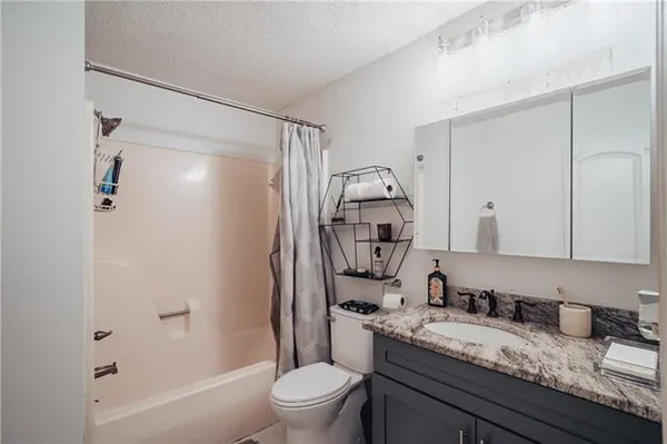 $250,000 | 3824 Burntwood Drive, Harvey, LA 70058