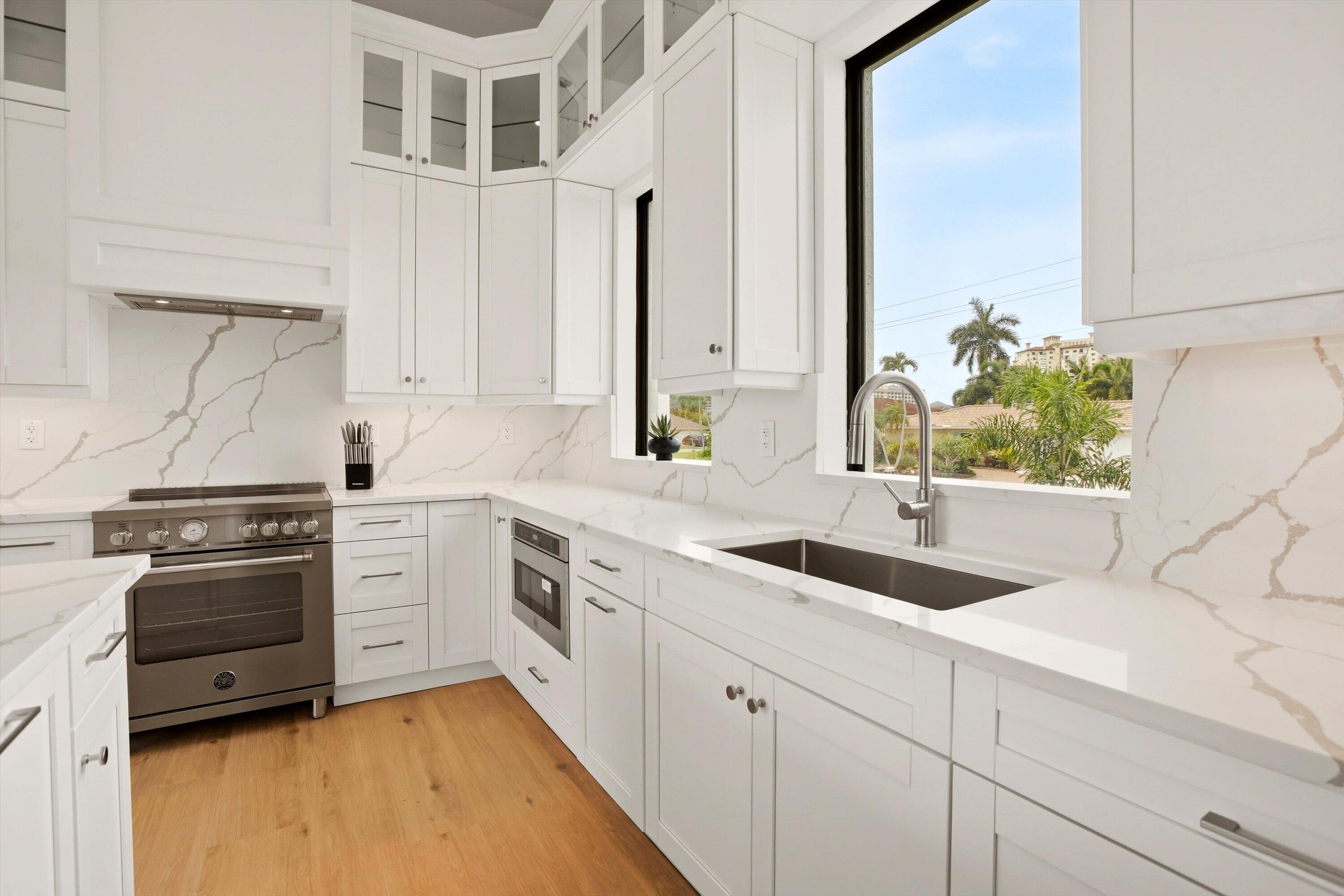 211 Landmark Street Marco Island, FL 34145 - Photo 15 of 85 15-Property Photo 015