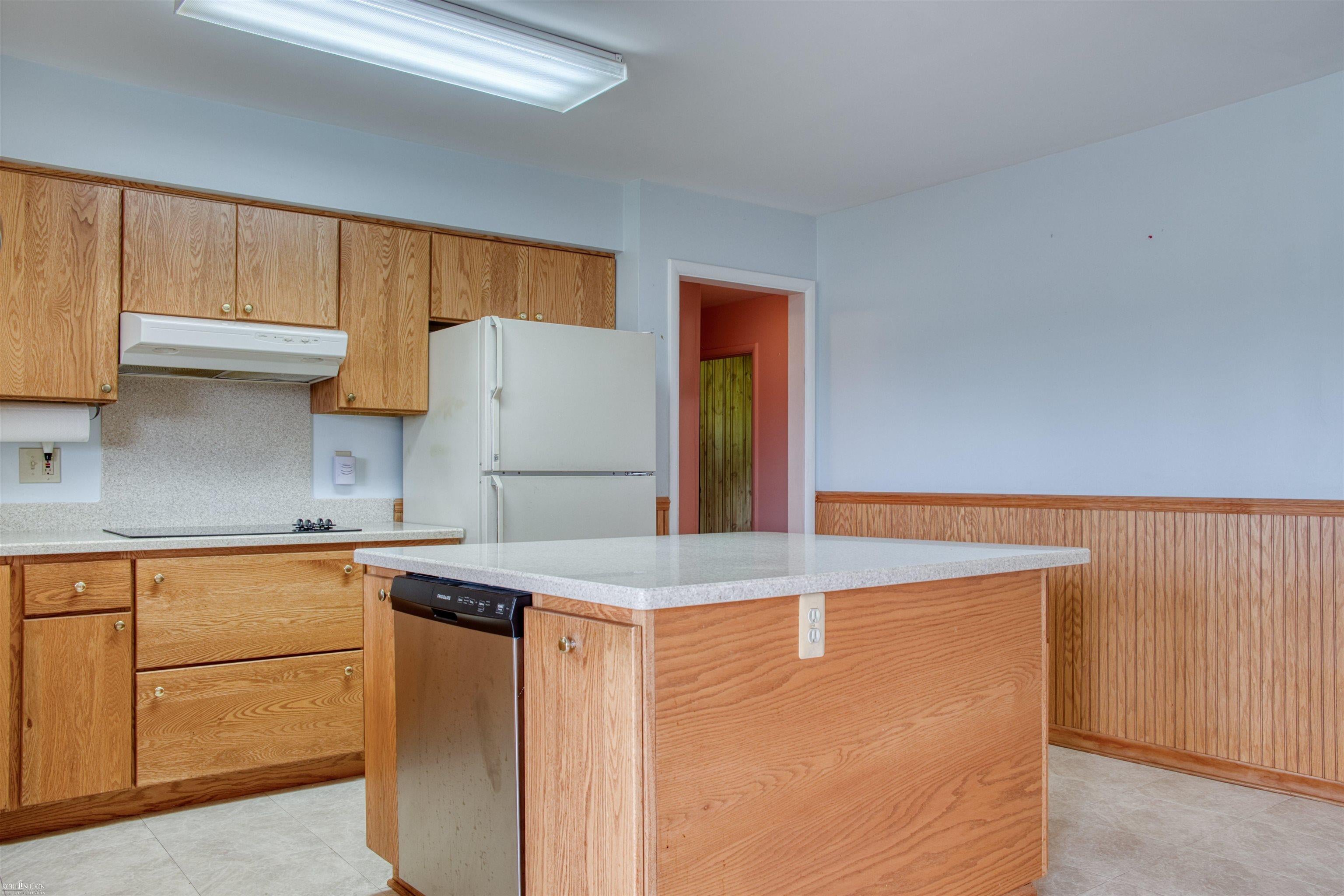 2470 Lyons Road Owosso, MI 48867 - Photo 6 of 33 Gallery Image 6