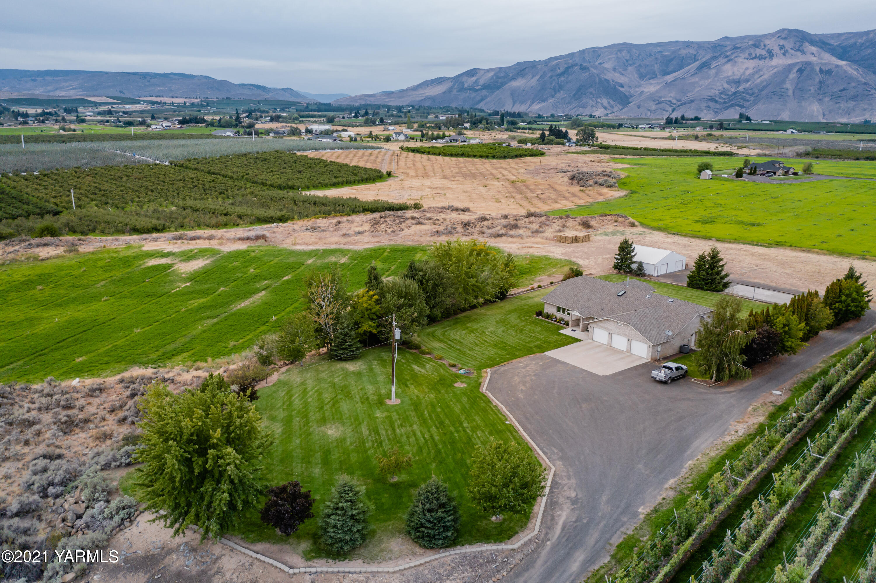 1511 Rosenkranz Road Tieton, WA 98947 - Photo 37 of 41 a view of a city with lake view
