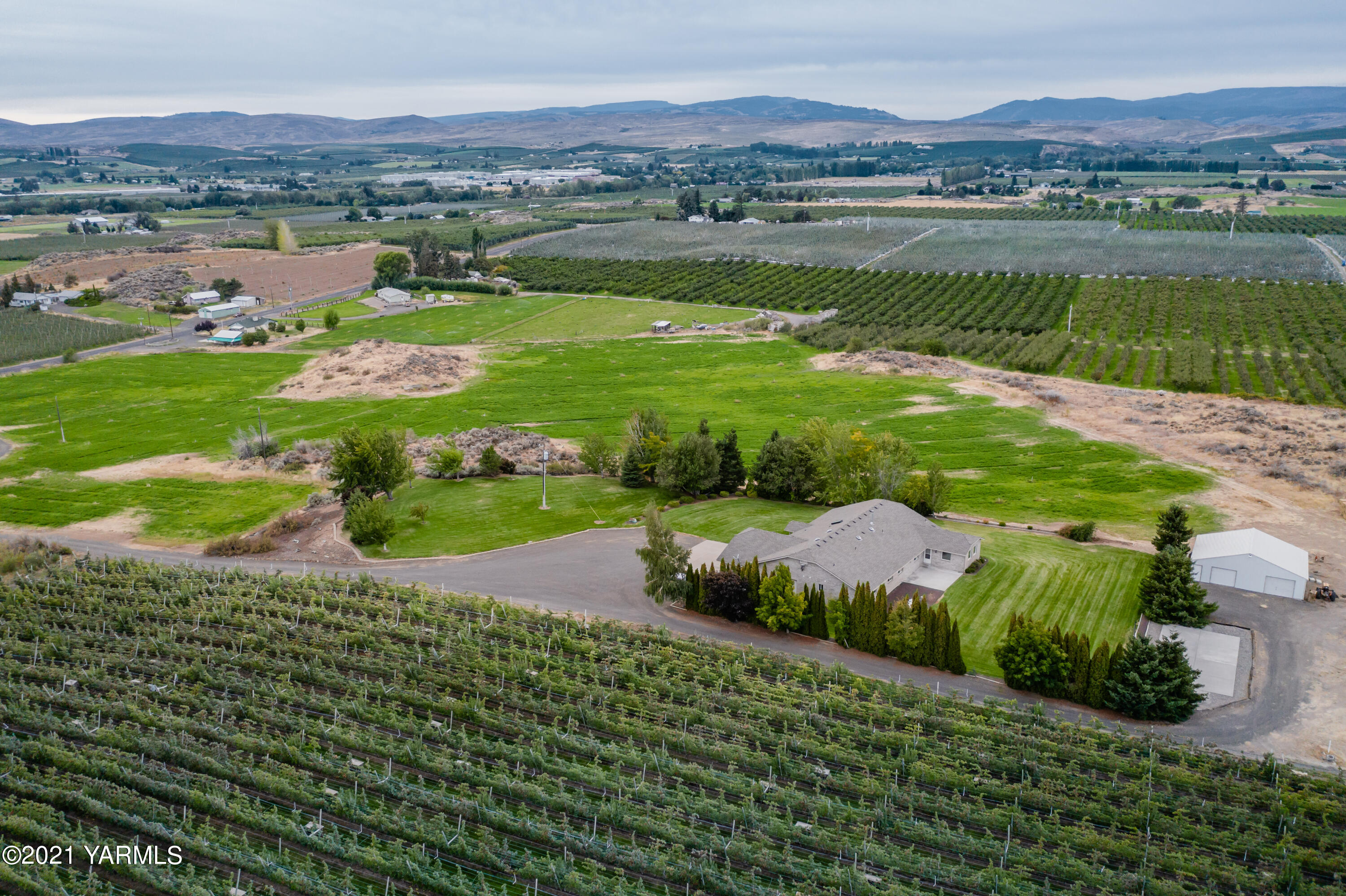 1511 Rosenkranz Road Tieton, WA 98947 - Photo 41 of 41 a view of a city with lake view
