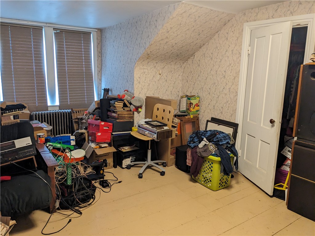 191 Hartford Pike Foster, RI 02825 - Photo 9 of 12