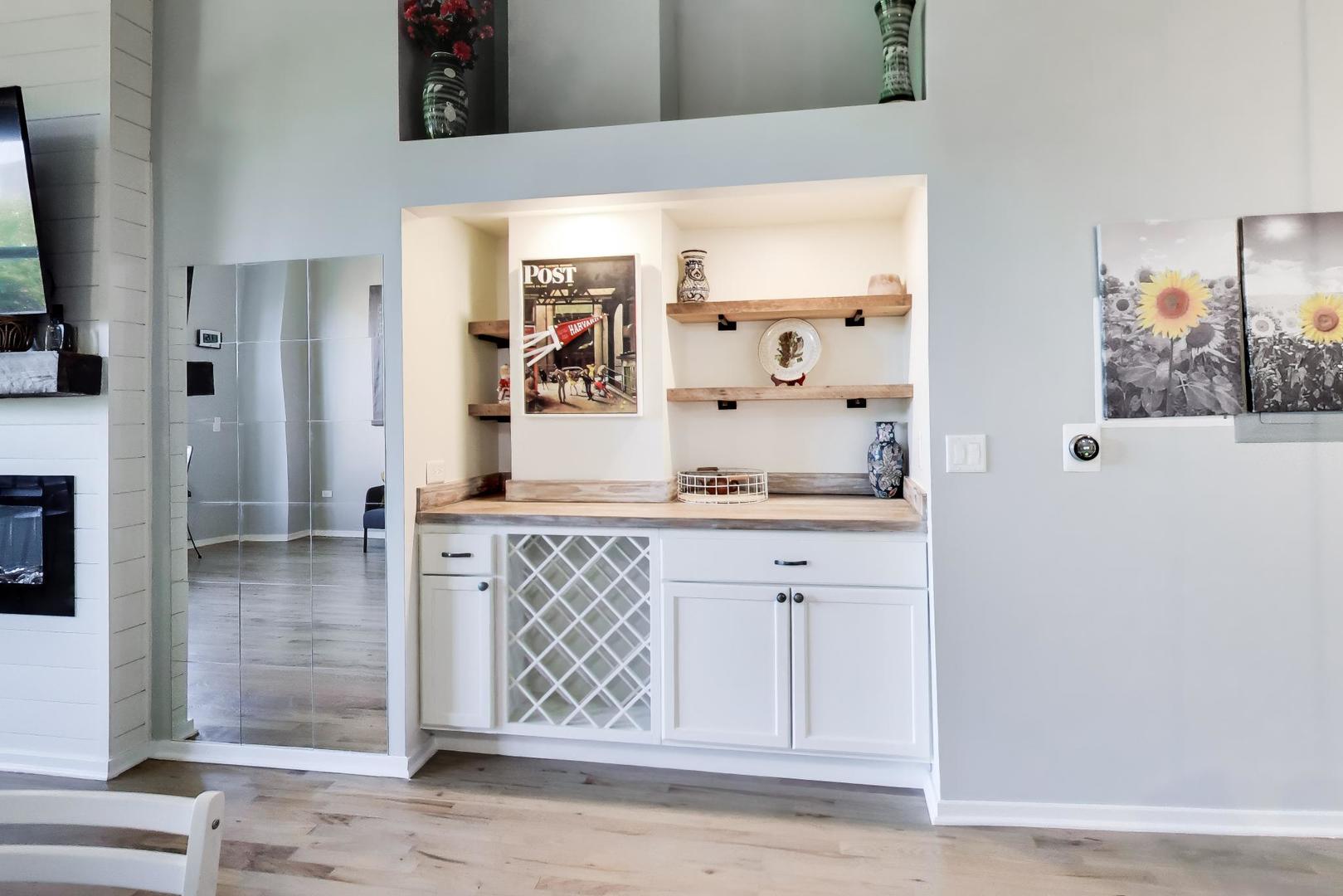 6 South Laflin Street, Unit 301 Chicago, IL 60607 - Photo 16 of 33 Gallery Image 16