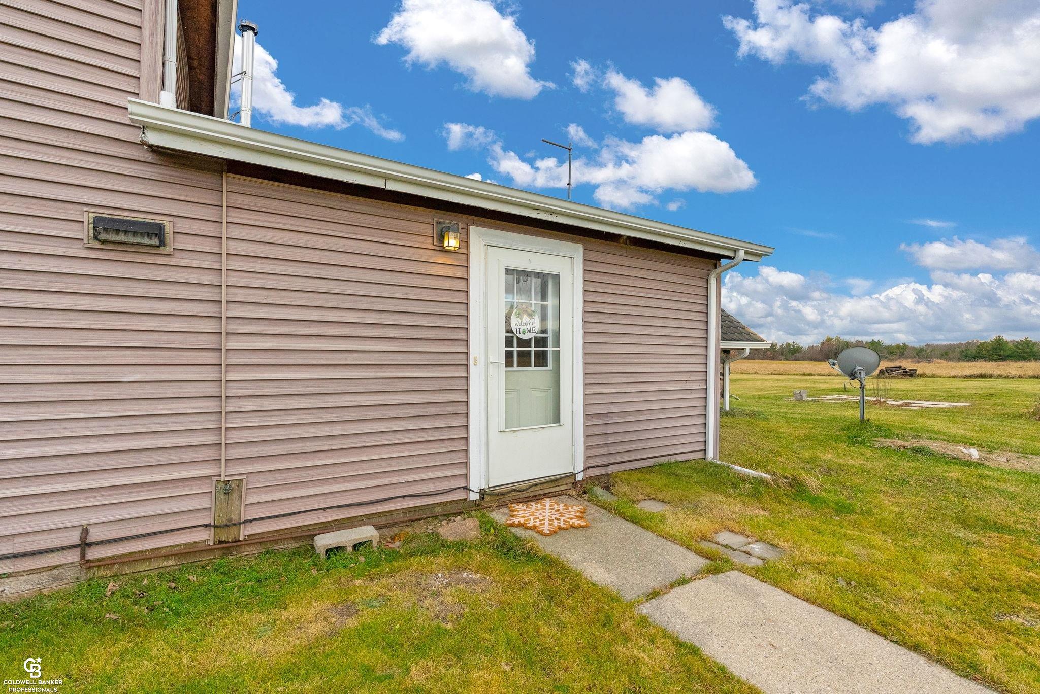 8179 Gibbons Road Jeddo, MI 48032 - Photo 5 of 46