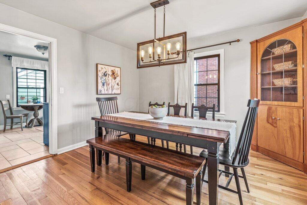302 East Beaumont Road Columbus, OH 43214 - Photo 16 of 30 Dining Room