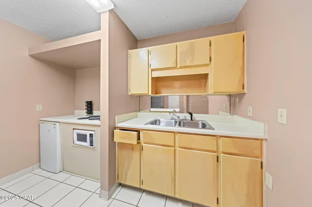 $2,200 | 301 Fairway Boulevard, Panama City Beach, FL 32413