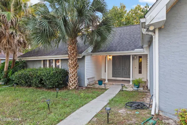 $1,900 | 301 Fairway Boulevard, Panama City Beach, FL 32413
