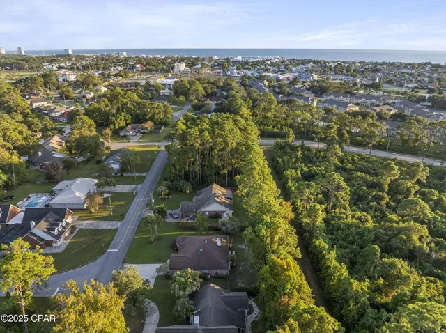 $2,200 | 301 Fairway Boulevard, Panama City Beach, FL 32413