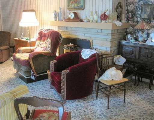 650 Dutch Ridge Road Beaver, PA 15009 - Photo 4 of 18 Living Room.