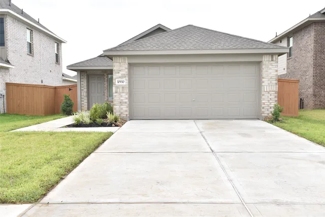 $1,750 | 10930 Bright Beacon Drive, Beasley, TX 77417