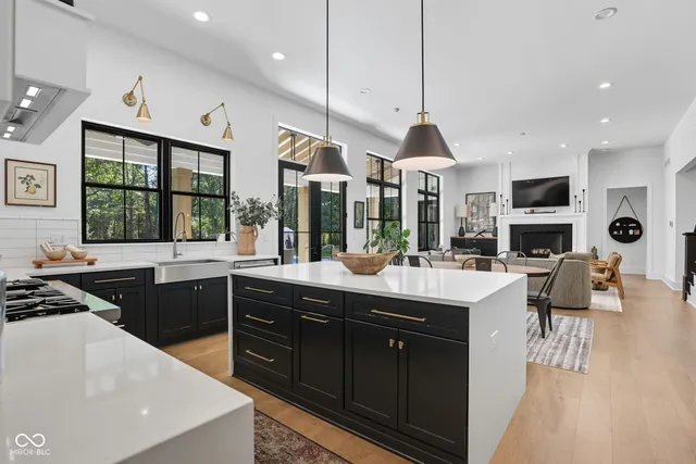 $2,350,000 | 16646 Southeastern Parkway, Fortville, IN 46040