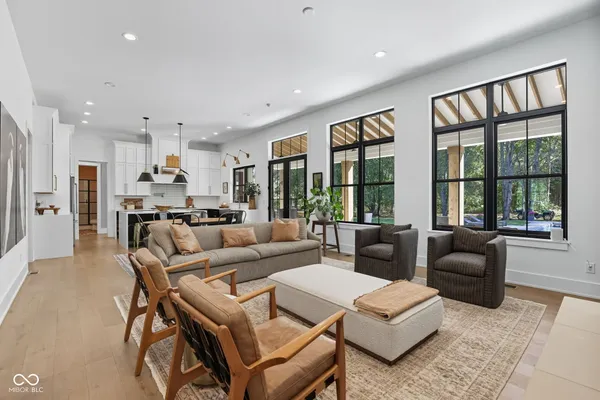 $2,290,000 | 16646 Southeastern Parkway, Fortville, IN 46040