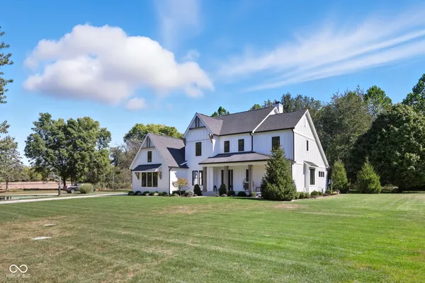 $2,290,000 | 16646 Southeastern Parkway, Fortville, IN 46040