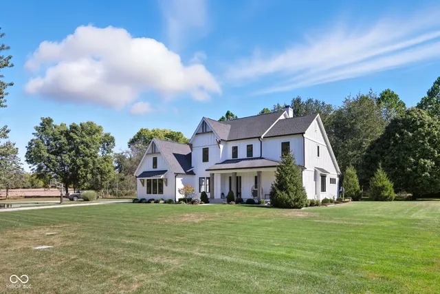$2,350,000 | 16646 Southeastern Parkway, Fortville, IN 46040