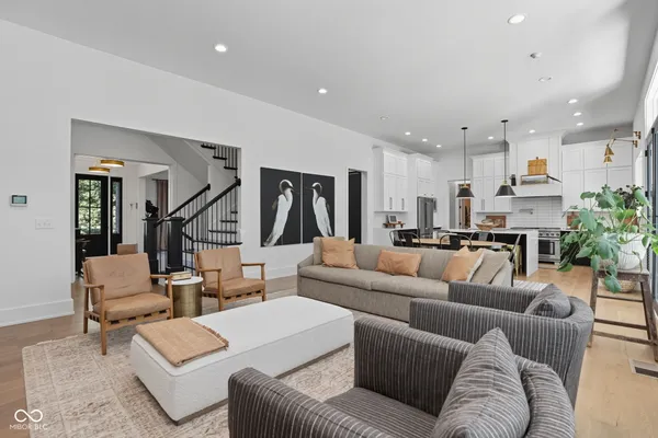 $2,290,000 | 16646 Southeastern Parkway, Fortville, IN 46040