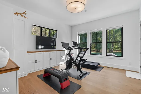 $2,290,000 | 16646 Southeastern Parkway, Fortville, IN 46040