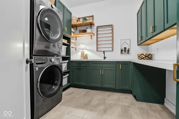 $2,290,000 | 16646 Southeastern Parkway, Fortville, IN 46040