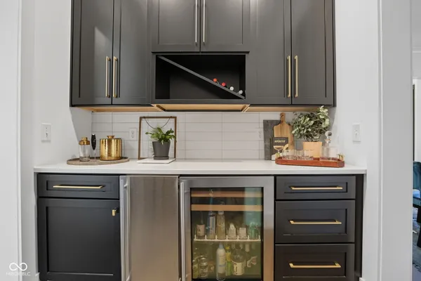 $2,290,000 | 16646 Southeastern Parkway, Fortville, IN 46040