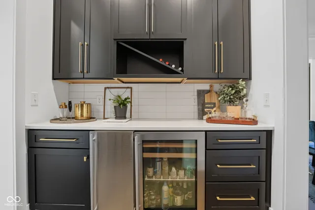 $2,350,000 | 16646 Southeastern Parkway, Fortville, IN 46040