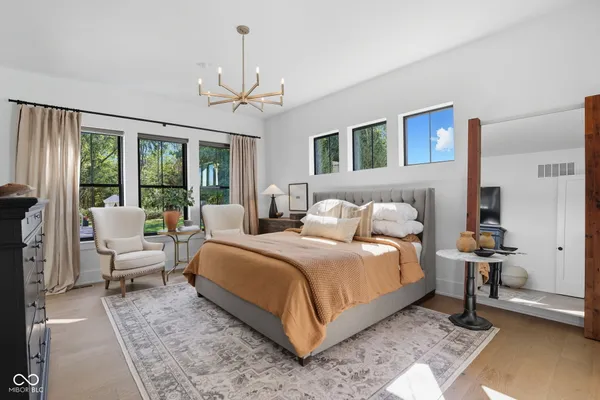 $2,290,000 | 16646 Southeastern Parkway, Fortville, IN 46040