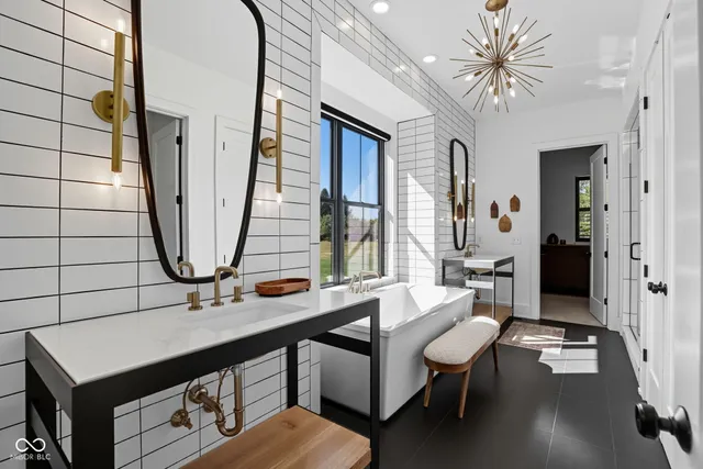 $2,350,000 | 16646 Southeastern Parkway, Fortville, IN 46040