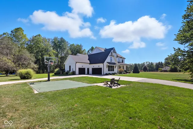 $2,350,000 | 16646 Southeastern Parkway, Fortville, IN 46040