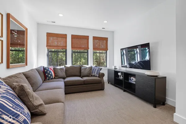 $2,290,000 | 16646 Southeastern Parkway, Fortville, IN 46040