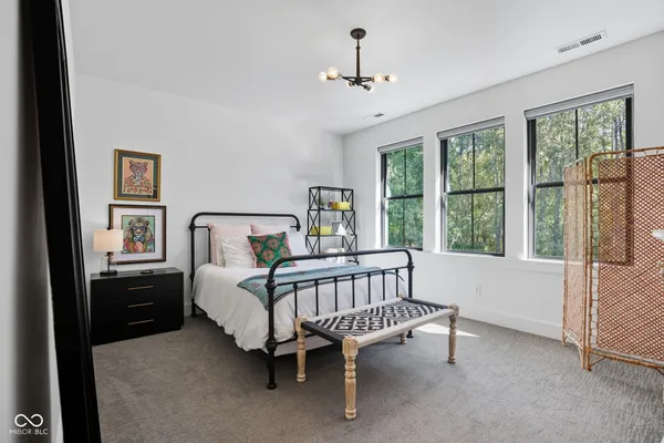 $2,290,000 | 16646 Southeastern Parkway, Fortville, IN 46040