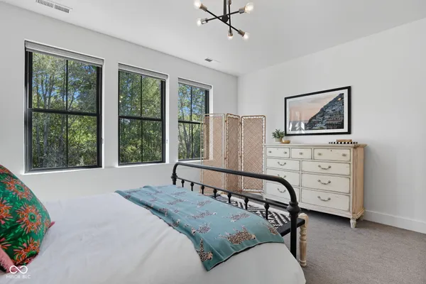 $2,290,000 | 16646 Southeastern Parkway, Fortville, IN 46040