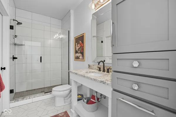 $2,290,000 | 16646 Southeastern Parkway, Fortville, IN 46040