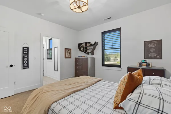 $2,290,000 | 16646 Southeastern Parkway, Fortville, IN 46040