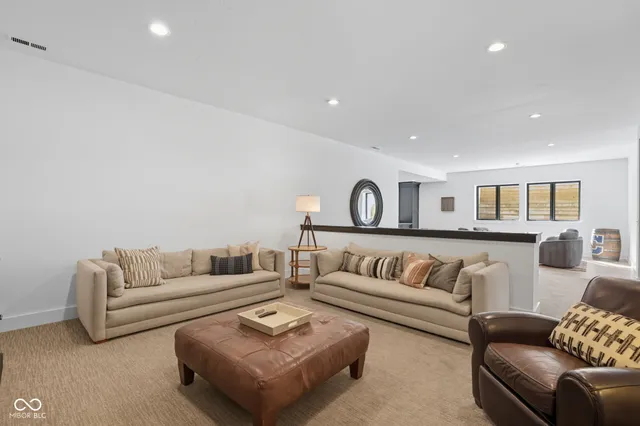 $2,350,000 | 16646 Southeastern Parkway, Fortville, IN 46040