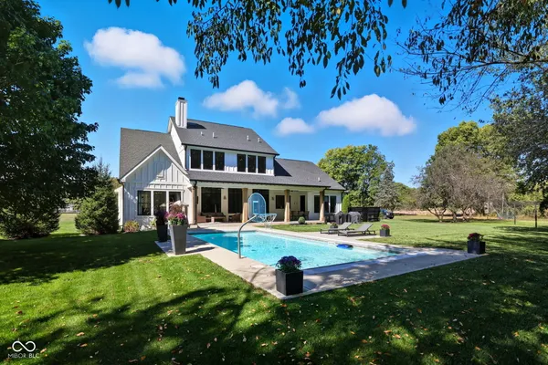 $2,290,000 | 16646 Southeastern Parkway, Fortville, IN 46040