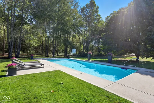 $2,350,000 | 16646 Southeastern Parkway, Fortville, IN 46040