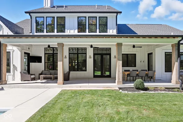 $2,290,000 | 16646 Southeastern Parkway, Fortville, IN 46040