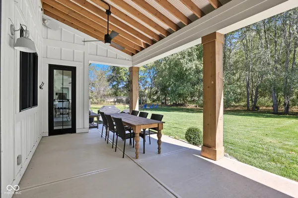 $2,290,000 | 16646 Southeastern Parkway, Fortville, IN 46040