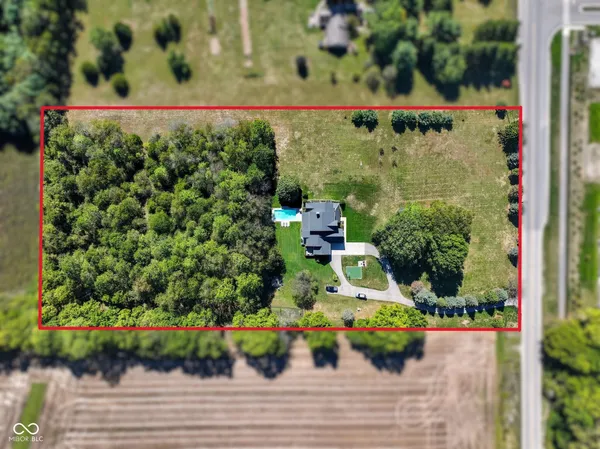 $2,290,000 | 16646 Southeastern Parkway, Fortville, IN 46040