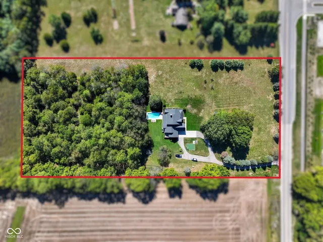 $2,350,000 | 16646 Southeastern Parkway, Fortville, IN 46040