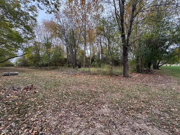 $2,290,000 | 16646 Southeastern Parkway, Fortville, IN 46040