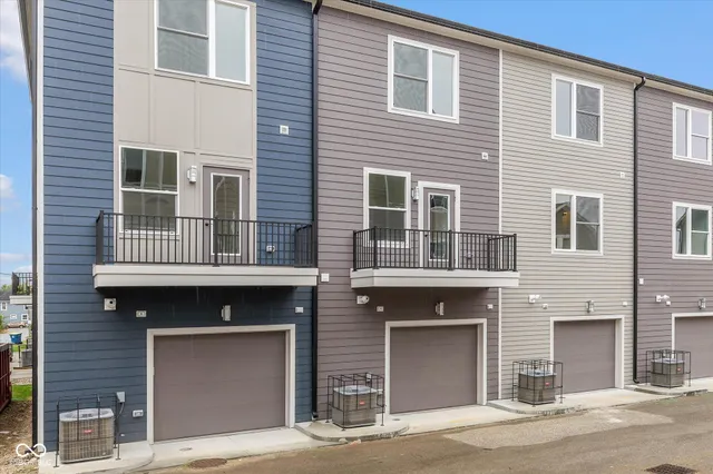 $2,800 | 2145 Coretta Way, Indianapolis, IN 46202