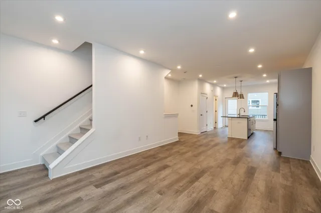 $2,800 | 2145 Coretta Way, Indianapolis, IN 46202