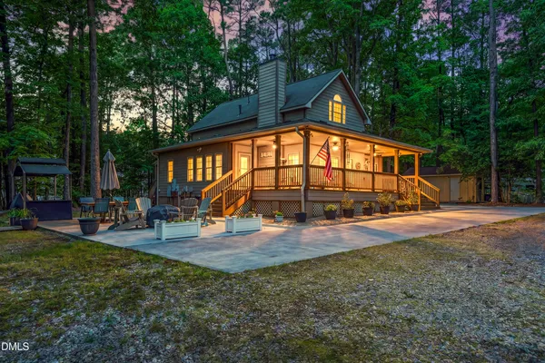 a view of outdoor space yard deck and patio