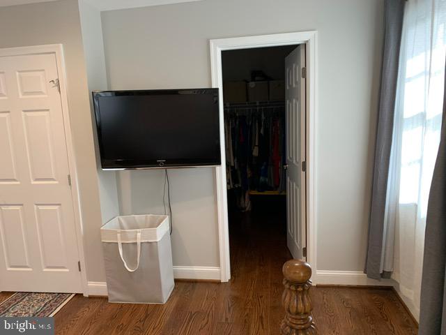 7413 Farnum Street Springfield, VA 22151 - Photo 23 of 30 Primary Bedroom facing larger closet