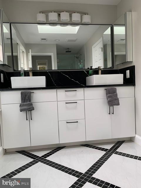 7413 Farnum Street Springfield, VA 22151 - Photo 25 of 30 Primary Bathroom