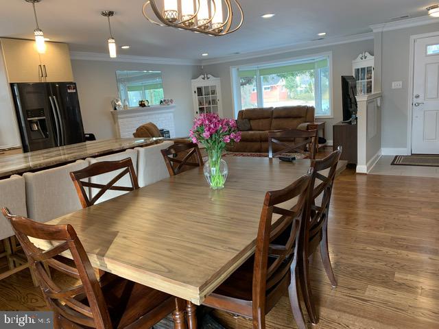 7413 Farnum Street Springfield, VA 22151 - Photo 3 of 30 Main floor toward foyer