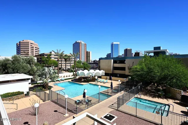 $1,995 | 207 West Clarendon Avenue, Unit A2, Phoenix, AZ 85013