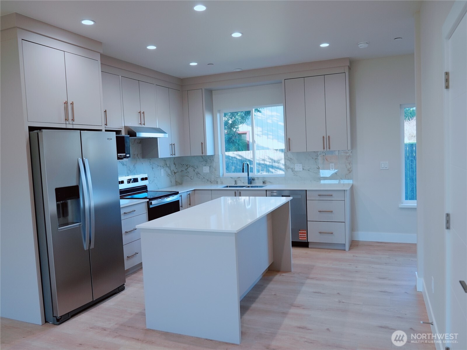 2155 Siddle Loop, Unit 105 Ferndale, WA 98248 - Photo 4 of 10